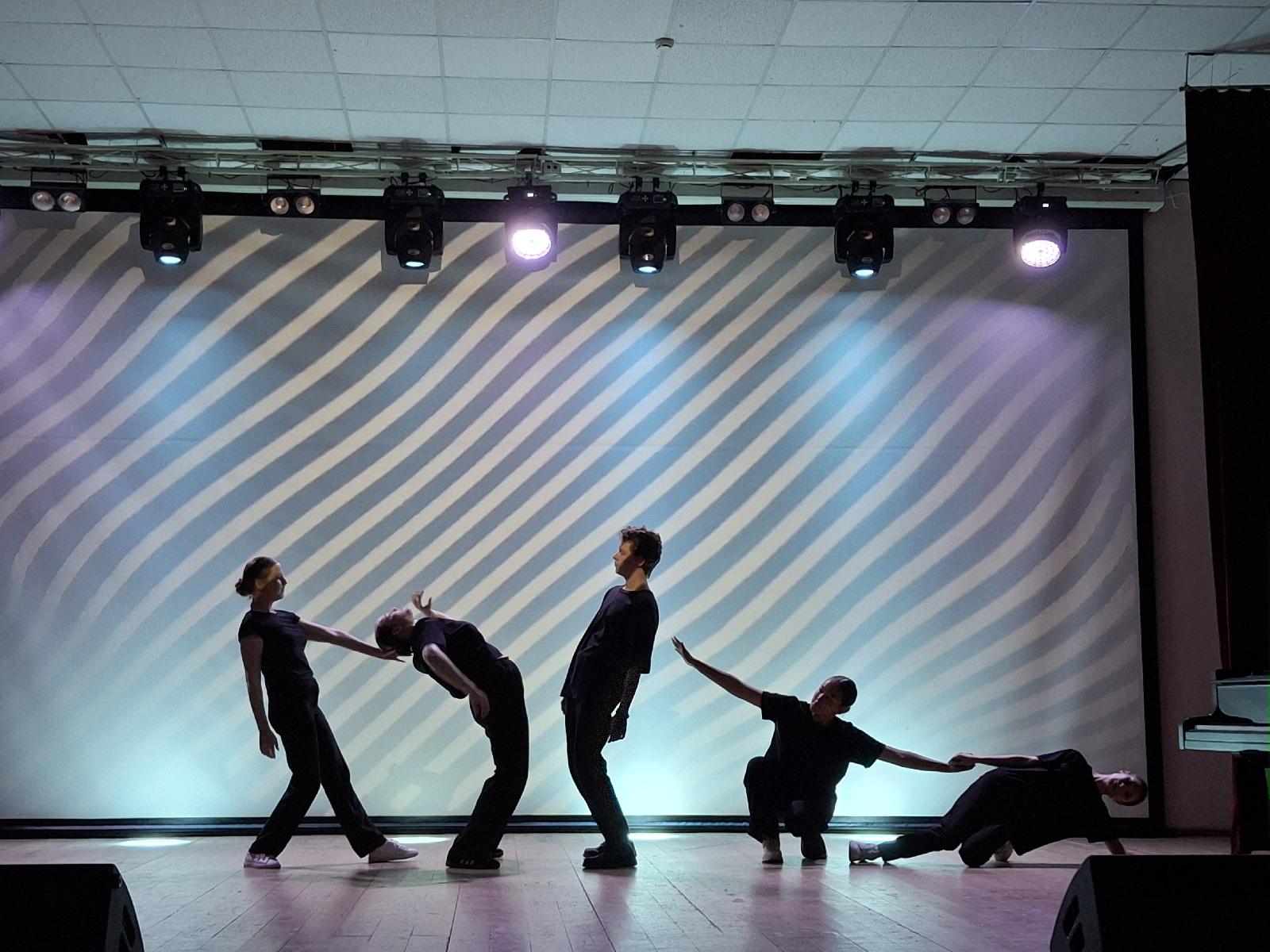 Студенты группы 24 ФПИ1 на смотре-конкурсе «Алло, мы ищем таланты»